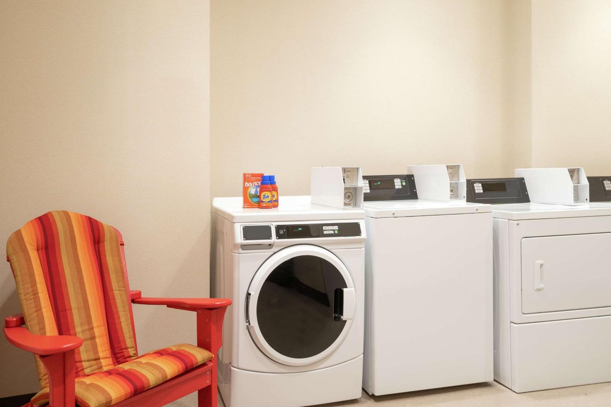 Home2 Suites By Hilton Woodland Hills Los Angeles Bagian luar foto