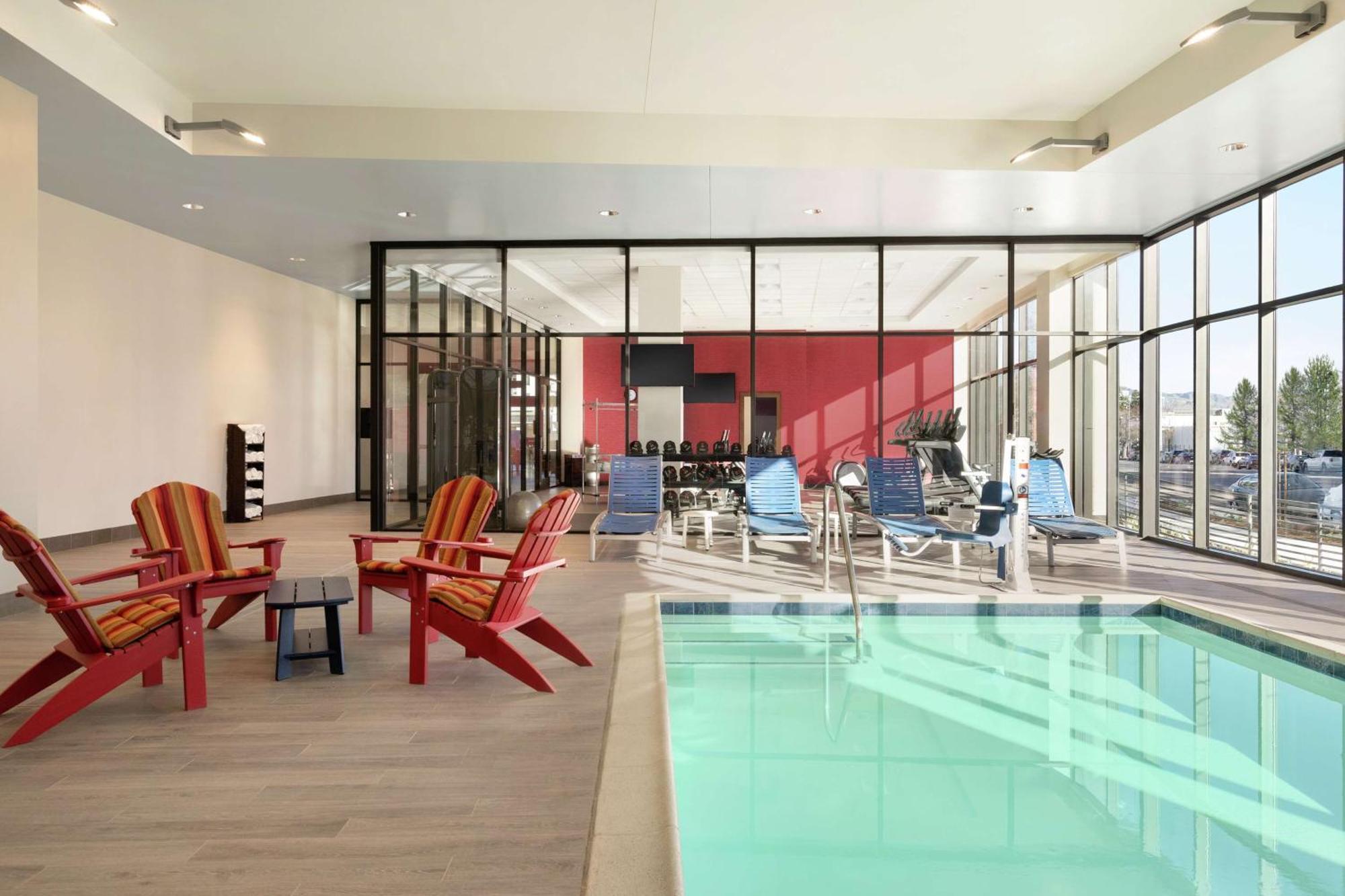 Home2 Suites By Hilton Woodland Hills Los Angeles Bagian luar foto