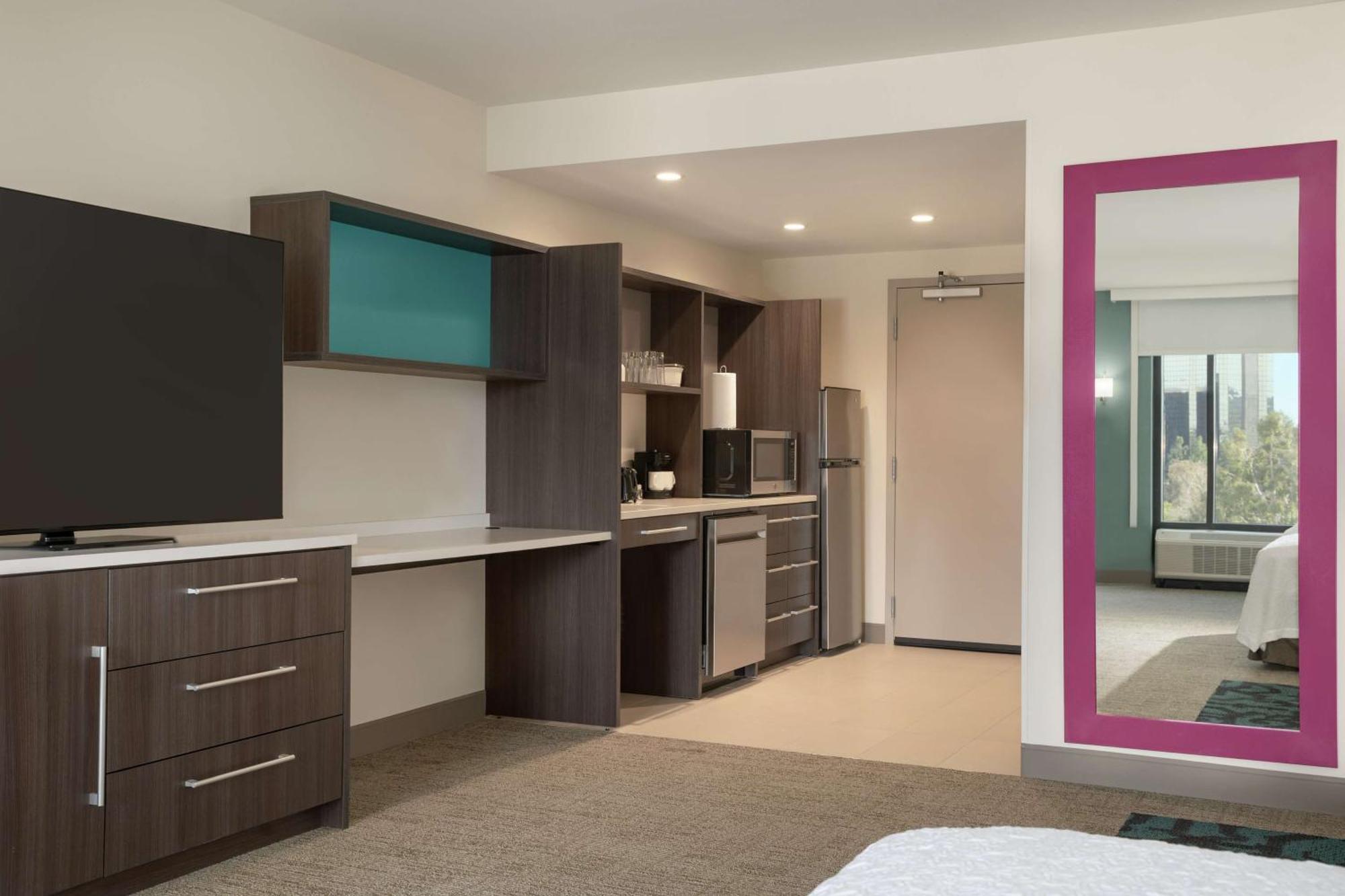 Home2 Suites By Hilton Woodland Hills Los Angeles Bagian luar foto
