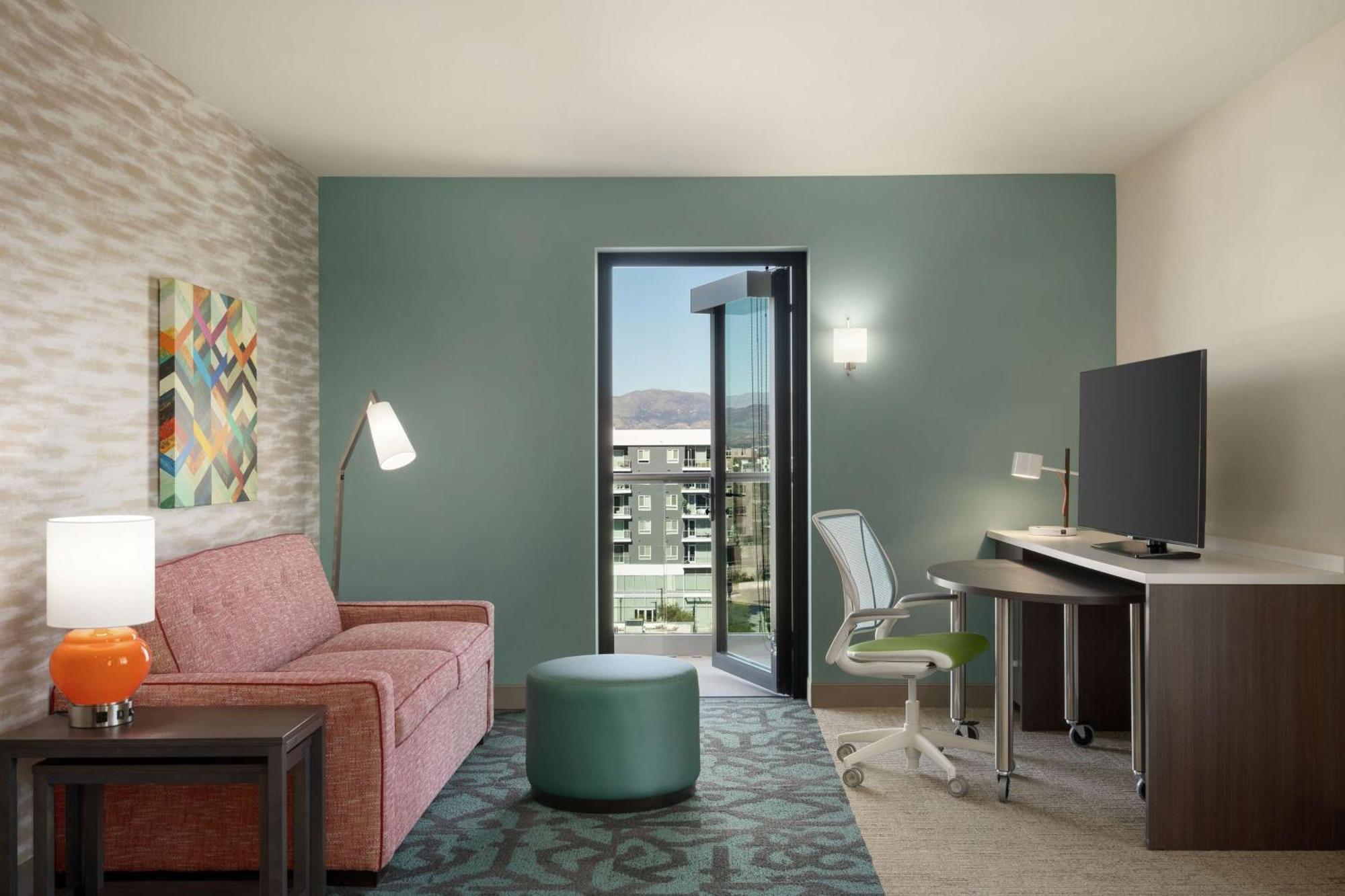 Home2 Suites By Hilton Woodland Hills Los Angeles Bagian luar foto